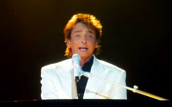 Manilow Barry Tickles the Ivories