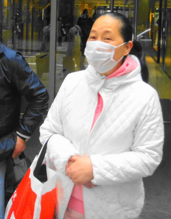 Hong Kong face mask lady