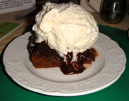 Lola's - Louisiana Chocolate Cake a la mode